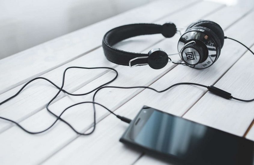 Cele mai bune 4 aplicatii pentru smartphone pentru a va asculta muzica in streaming