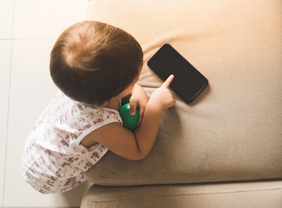 Cum sa iti educi copilul cu ajutorul telefonului?