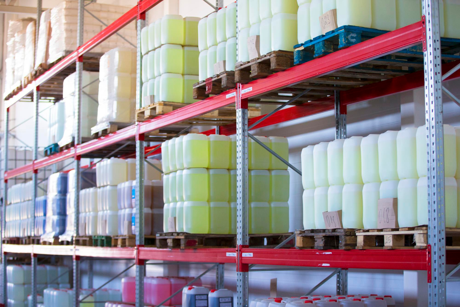 Versatilitatea Butoaielor de Plastic: O Gamă Largă de Utilizări pentru Depozitare și Stocare