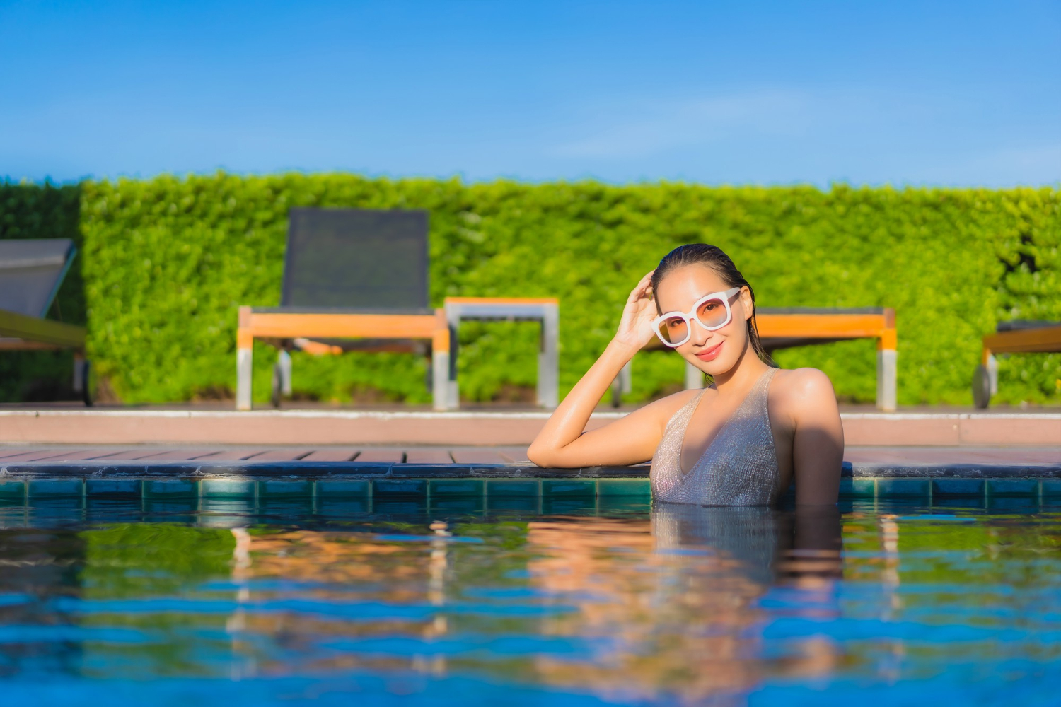 Cât clor se pune în apa din piscină?