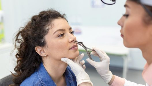 Septoplastie sau rinoplastie funcțională, care este diferența și ce mi se potrivește