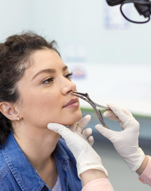 Septoplastie sau rinoplastie funcțională, care este diferența și ce mi se potrivește