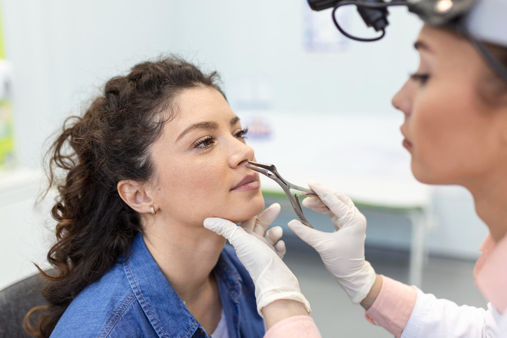 Septoplastie sau rinoplastie funcțională, care este diferența și ce mi se potrivește